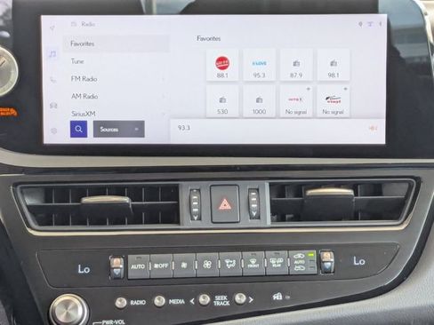 Used 2024 Lexus ES 350 w/ Premium Package image 17