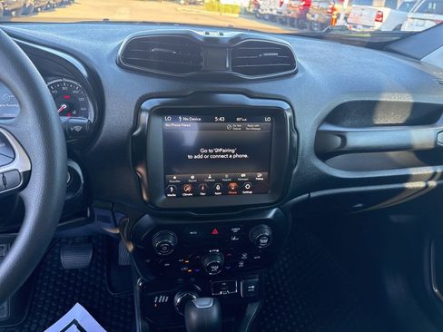 Used 2023 Jeep Renegade Latitude w/ Sun & Fun Group image 16