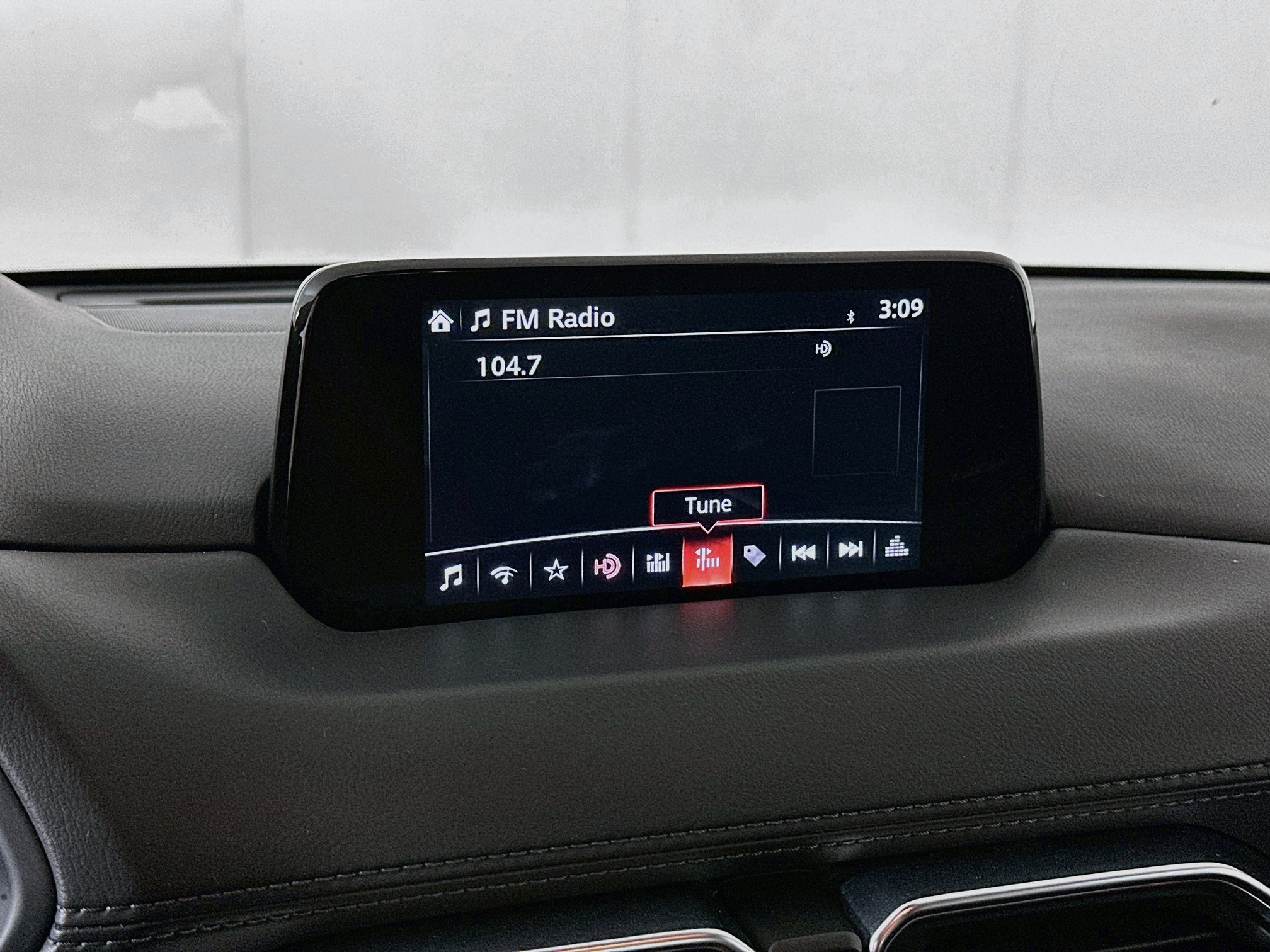 Used 2018 MAZDA CX-5 Touring w/ Preferred Equipment Package FWD image 21