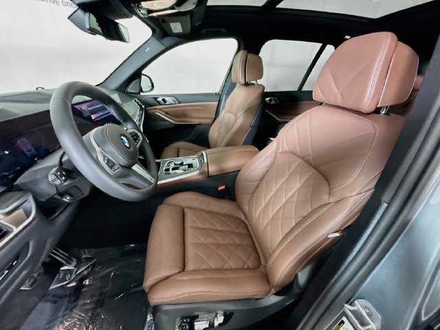 Used 2026 BMW X5 xDrive40i w/ M Sport Package AWD/4WD image 22