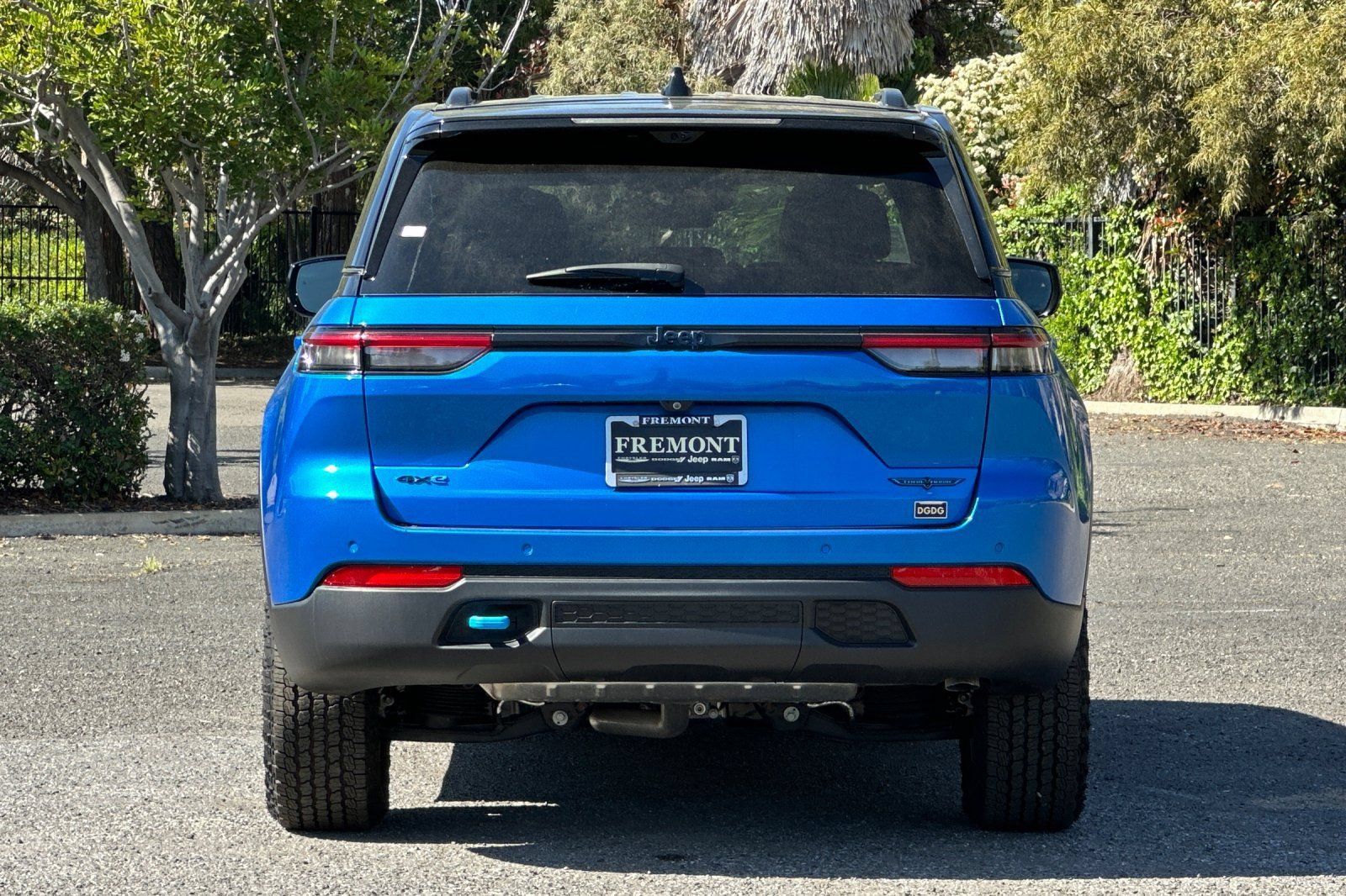 New 2023 Jeep Grand Cherokee Trailhawk w/ Advanced Protech Group II AWD/4WD image 4
