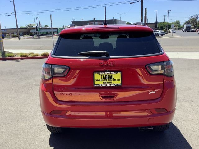 Used 2022 Jeep Compass Limited w/ (RED) Package AWD/4WD image 28