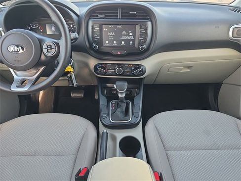 Used 2021 Kia Soul LX image 17