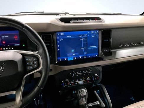 Used 2022 Ford Bronco Wildtrak image 8