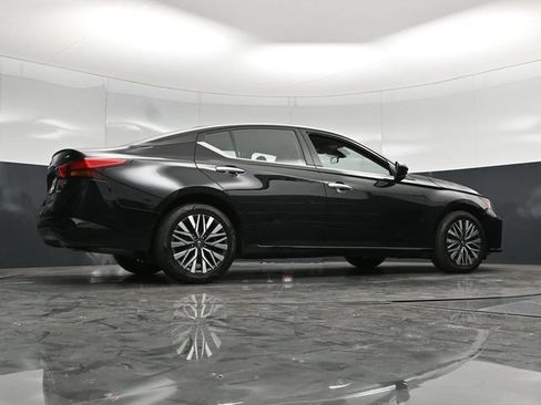 Used 2024 Nissan Altima 2.5 SV AWD/4WD image 47