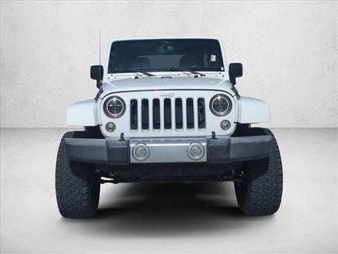 Used 2017 Jeep Wrangler Unlimited Sahara w/ Dual Top Group AWD/4WD image 2
