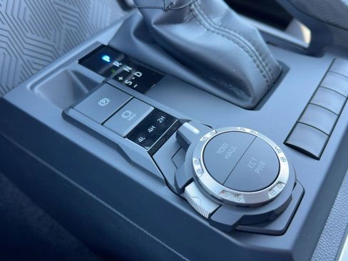 New 2025 Toyota Tacoma SR5 image 27