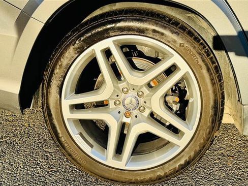 Used 2014 Mercedes-Benz GL 550 4MATIC image 19