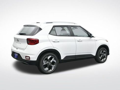 New 2026 Hyundai Venue SEL FWD image 6