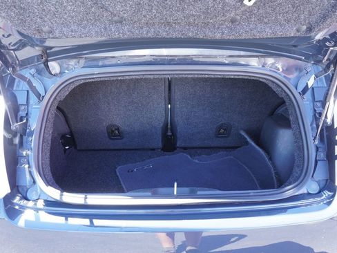 Used 2017 FIAT 500 Lounge image 8