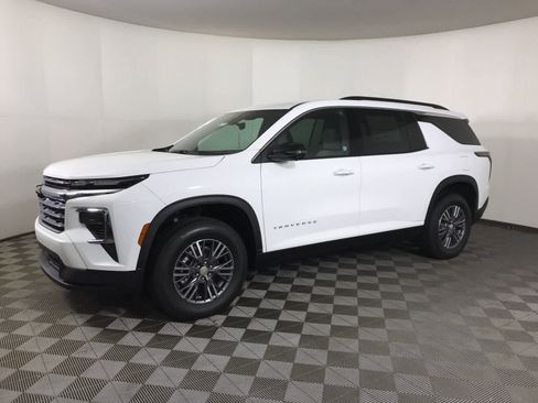 New 2026 Chevrolet Traverse LT w/ Driver Confidence Package image 3