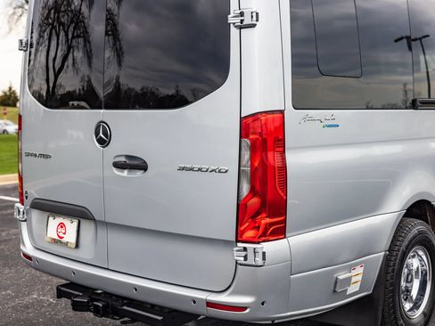 Used 2019 Mercedes-Benz Sprinter 170 w/ Premium Plus Package image 16