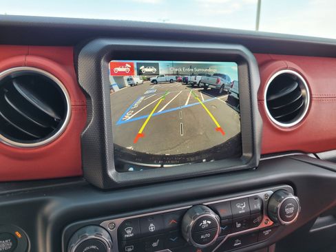 Used 2023 Jeep Wrangler Unlimited Rubicon 4xe AWD/4WD image 17