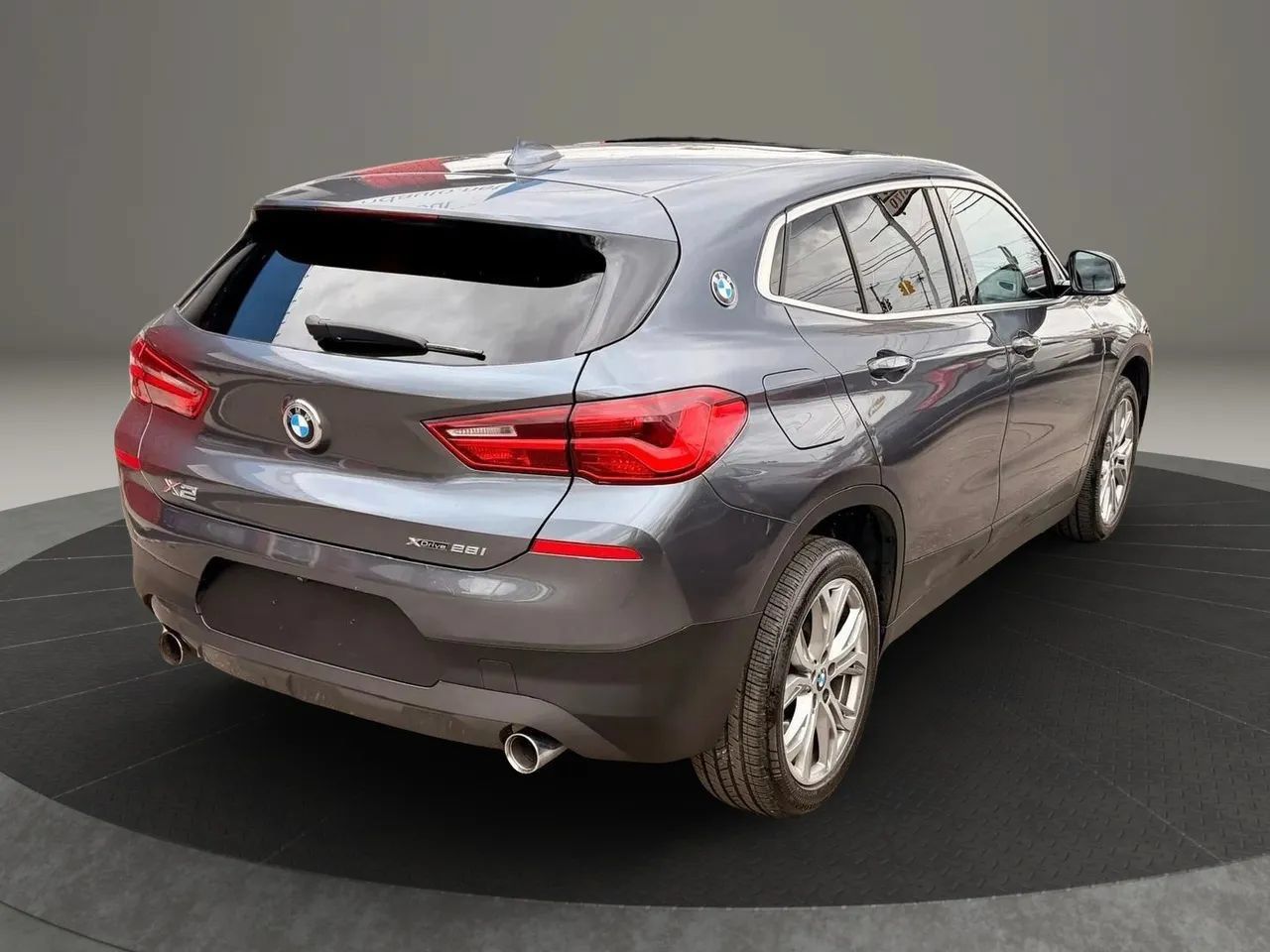 Used 2018 BMW X2 xDrive28i w/ Convenience Package AWD/4WD image 4