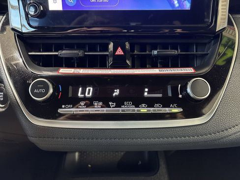 Certified 2025 Toyota Corolla SE image 20