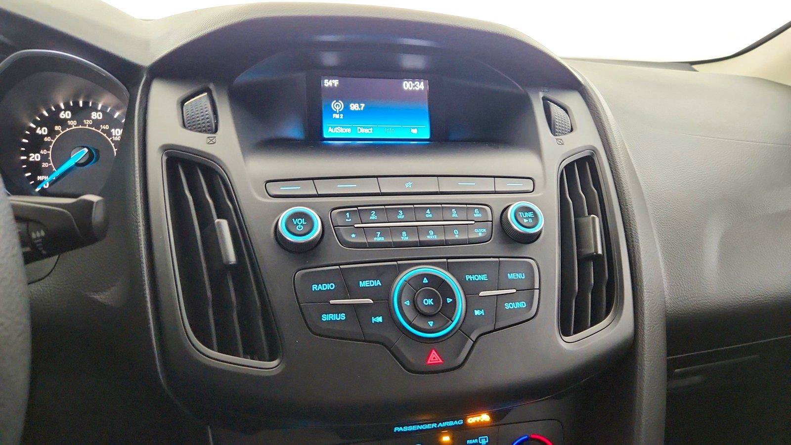 Used 2018 Ford Focus SE FWD image 43