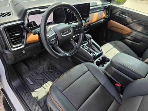 Used 2025 GMC Canyon AT4 w/ Nightfall Edition AWD/4WD image 10