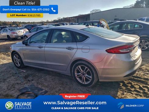 Used 2018 Ford Fusion SE w/ Fusion SE Technology Package image 3