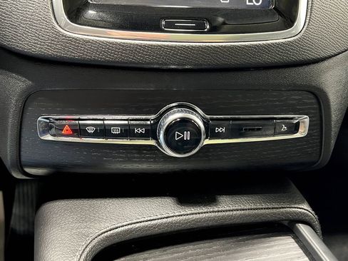 Used 2020 Volvo XC90 T6 Momentum AWD/4WD image 26