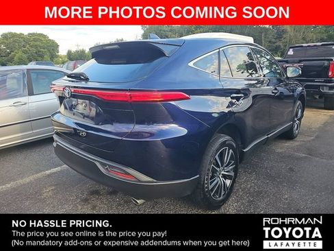 Used 2024 Toyota Venza LE AWD/4WD image 4