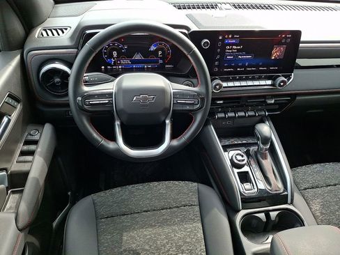 Used 2024 Chevrolet Colorado Z71 w/ Z71 Convenience Package 2 image 3