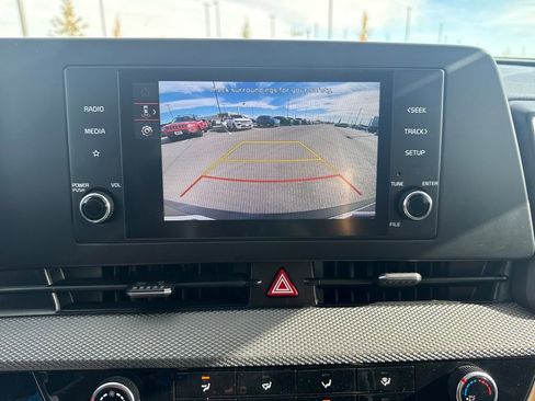 Used 2023 Kia Sportage LX image 19