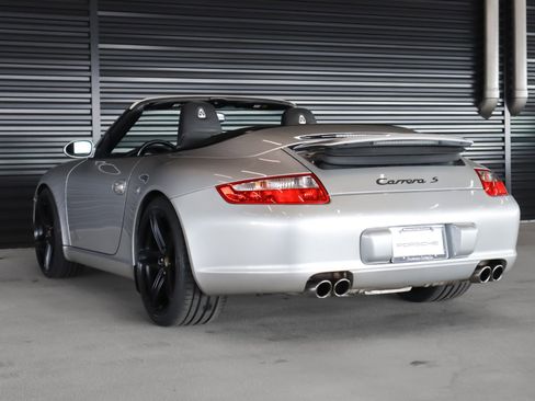 Used 2005 Porsche 911 Carrera S image 3