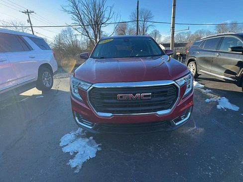 Used 2022 GMC Terrain SLE image 9