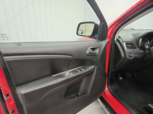 Used 2019 Dodge Journey Crossroad FWD image 17