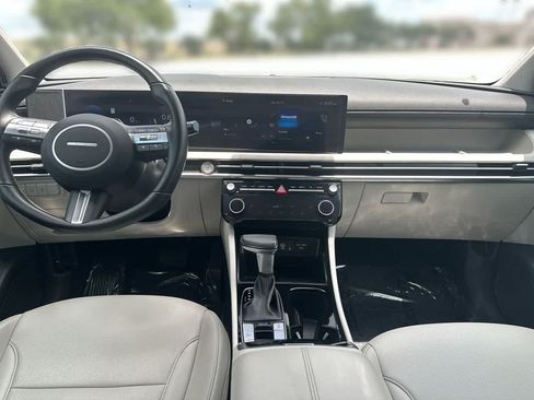 Used 2025 Hyundai Tucson SEL FWD image 16