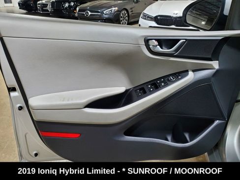 Used 2019 Hyundai Ioniq Limited FWD image 8