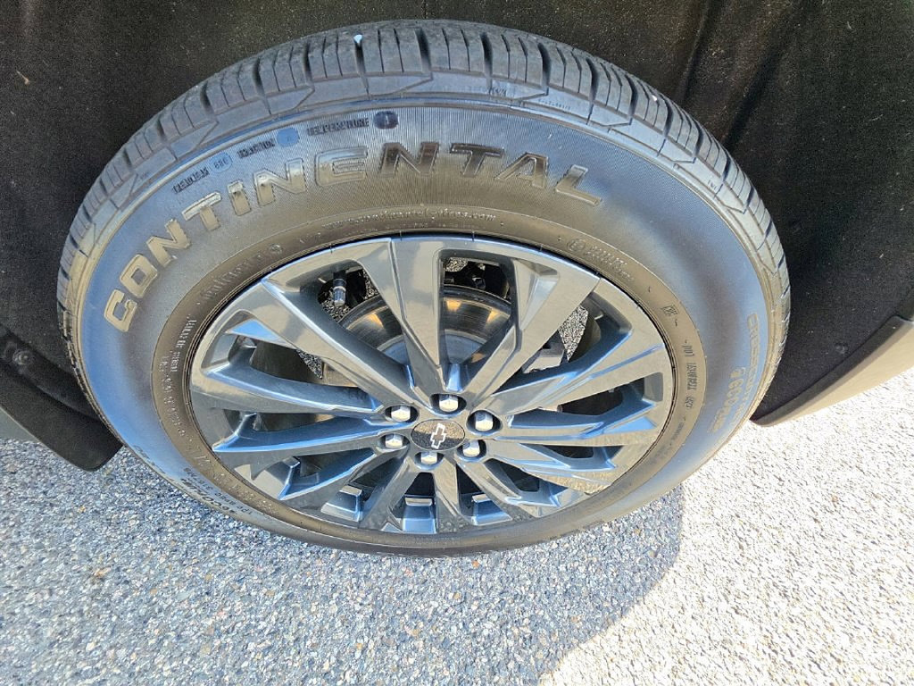 Used 2024 Chevrolet Traverse RS AWD/4WD image 39