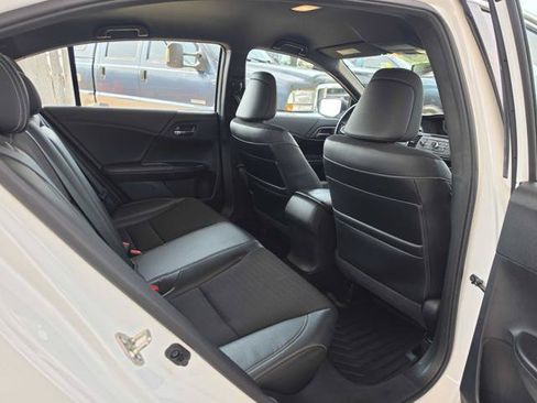 Used 2016 Honda Accord Sport image 14