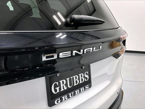 Used 2025 GMC Acadia Denali FWD image 38