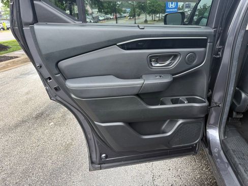 Used 2024 Honda Pilot EX-L image 32