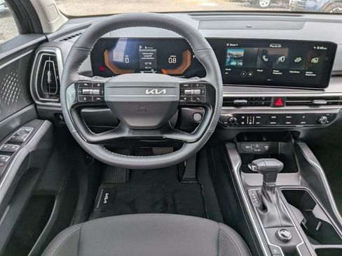New 2026 Kia Sorento LX FWD image 18