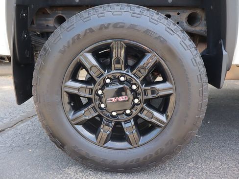 Used 2016 GMC Sierra 2500 Denali w/ Driver Alert Package AWD/4WD image 43