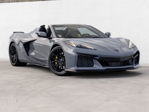 Used 2024 Chevrolet Corvette Z06 w/ Battery Protection Package image 9