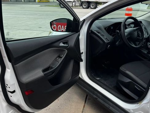 Used 2014 Ford Focus S FWD image 12