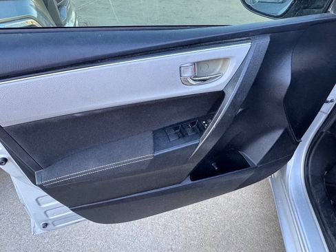 Used 2019 Toyota Corolla LE w/ Carpet Mat Package (TMS) FWD image 12