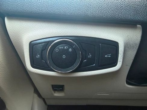 Used 2019 Lincoln MKC Select w/ Select Plus Package AWD/4WD image 13