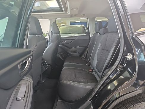 Used 2022 Subaru Forester Premium AWD/4WD image 31