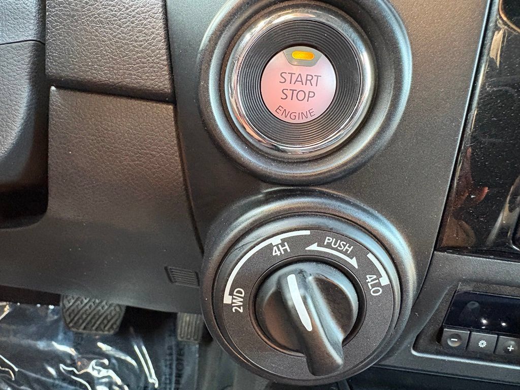 Used 2024 Nissan Titan PRO-4X w/ Pro-4x Convenience Package AWD/4WD image 37