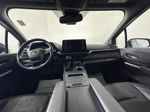 Certified 2023 Toyota Sienna XSE image 21
