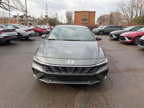 New 2025 Hyundai Elantra Sport image 2