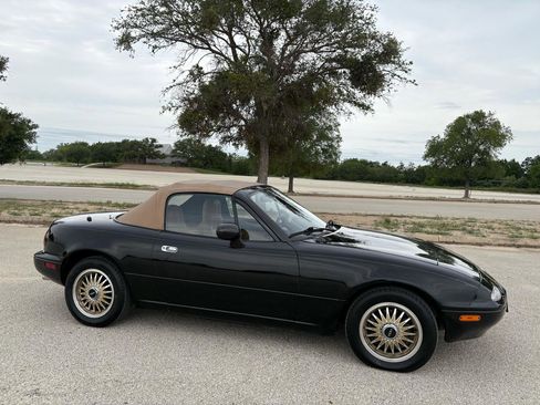 Used 1995 MAZDA MX-5 Miata RWD image 49