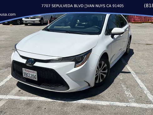 Used 2022 Toyota Corolla LE FWD image 1