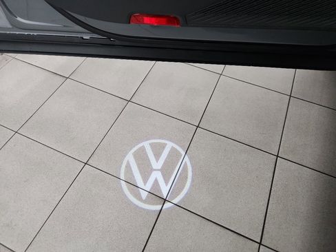 Certified 2025 Volkswagen Atlas Cross Sport SEL image 11