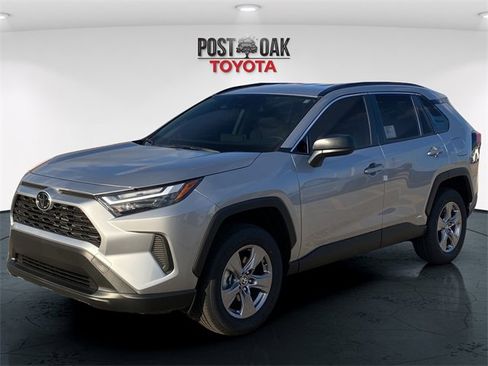 New 2025 Toyota RAV4 LE image 3