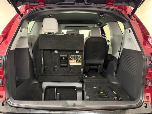 Used 2022 Toyota Sienna XLE FWD image 36